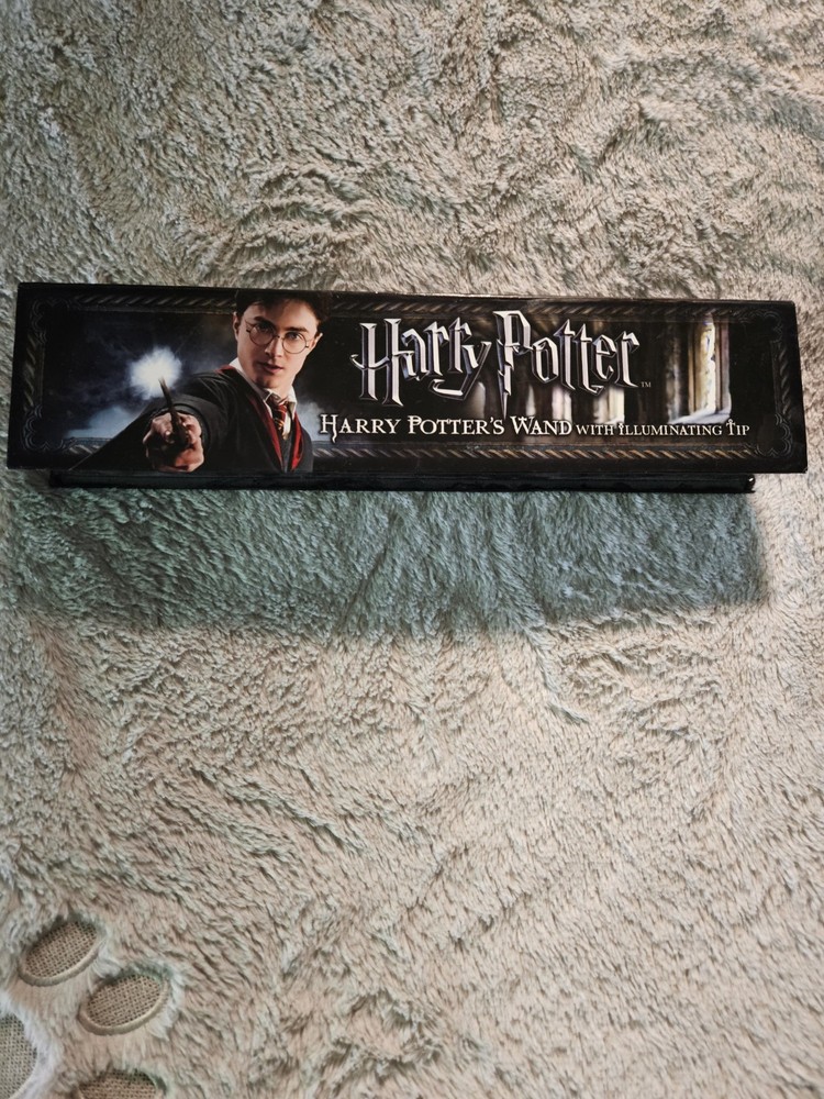 Harry Potter 14-Inch Light-Up Magic Wand by Noble Collection