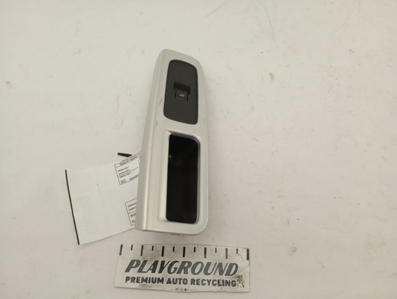 VOLVO V50 S40 Right Front Door Window Switch 2007-2011