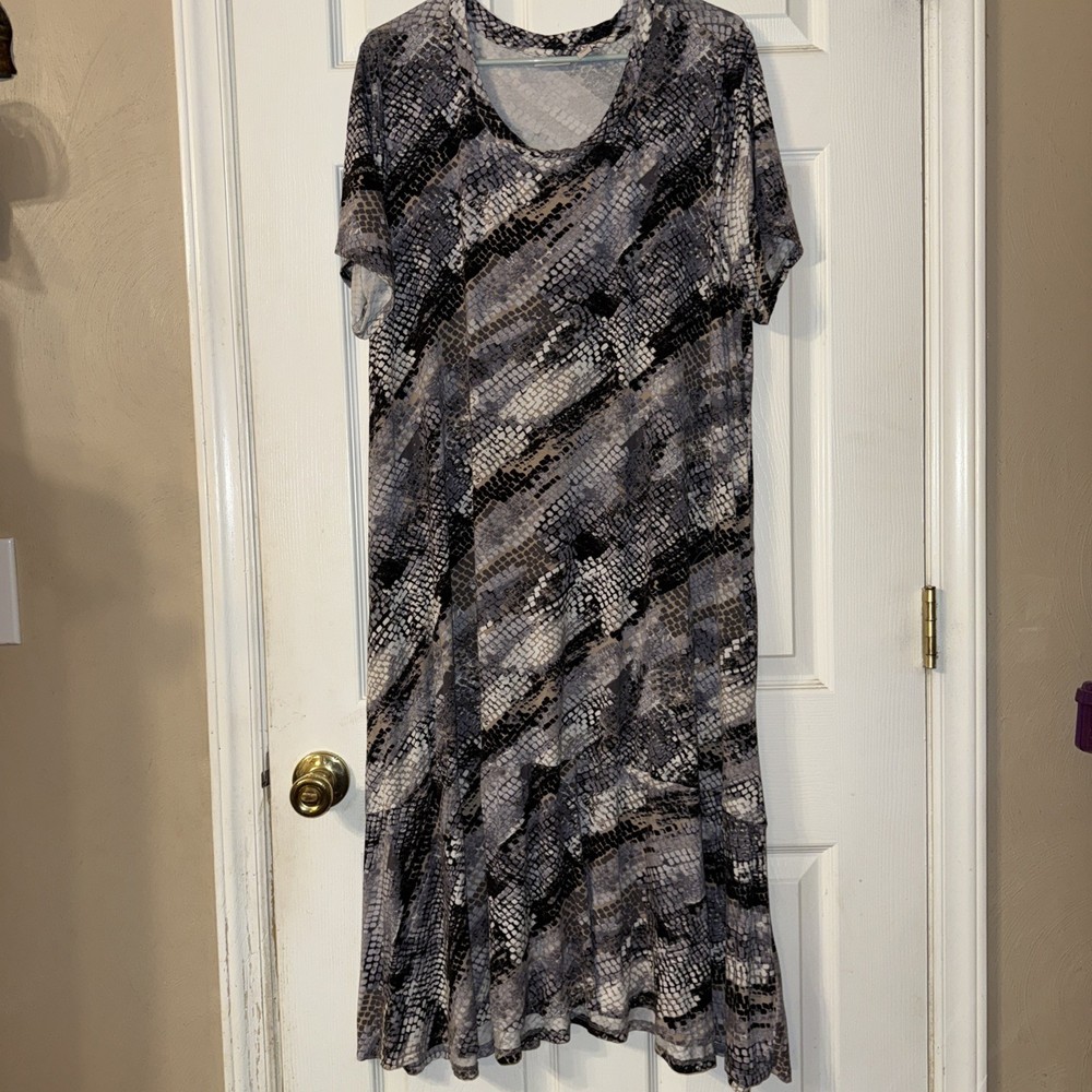 LOGO Lori Goldstein Flowing  XL Has Pockets Short Sleeve Dress
