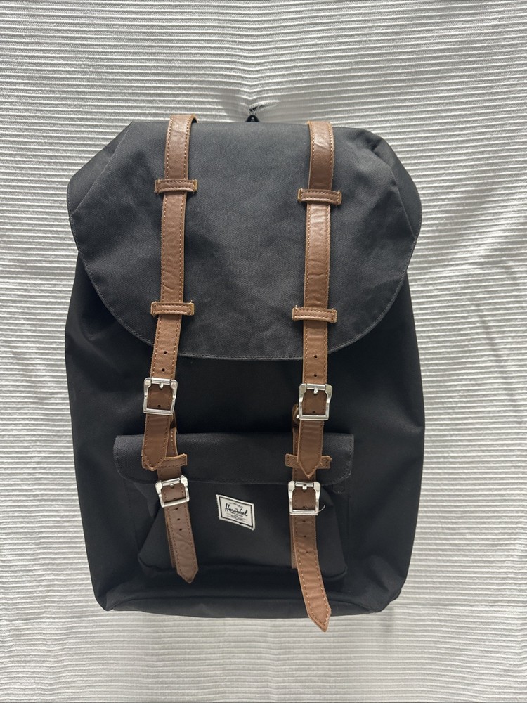 Herschel Retreat Black Laptop Backpack - Great Condition - Fast Shipping