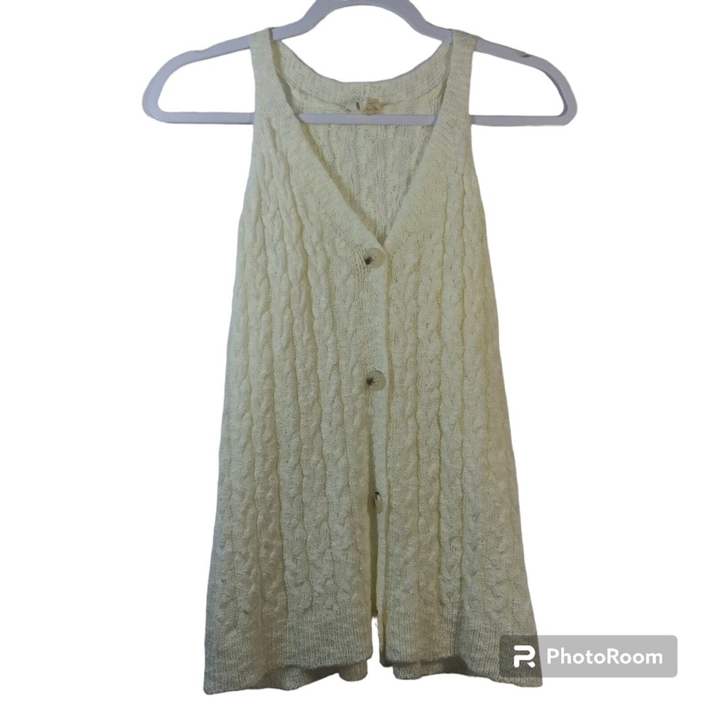 1.4.3 Story By Line Up Cream Cable Knit Button Front Sweater Vest Size M