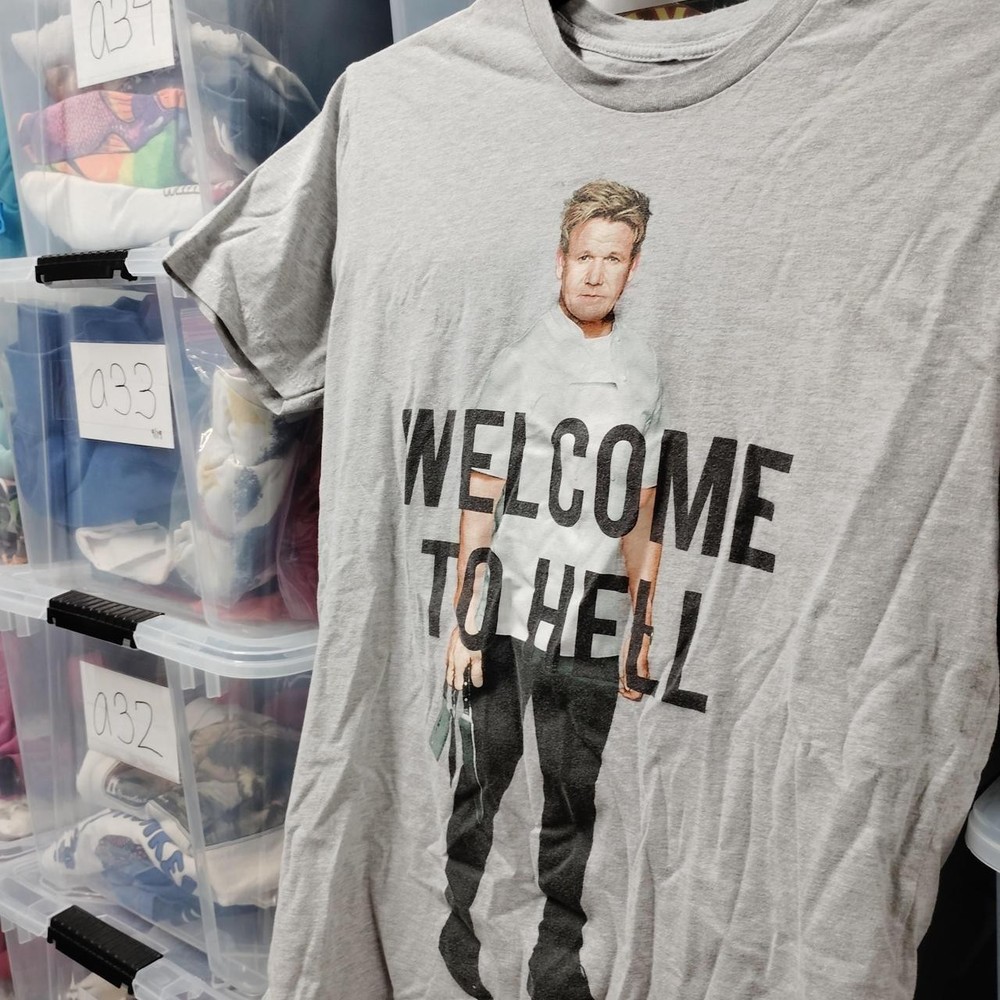 Hells Kitchen Gordon Ramsey Shirt Medium Gray Fits Small A262