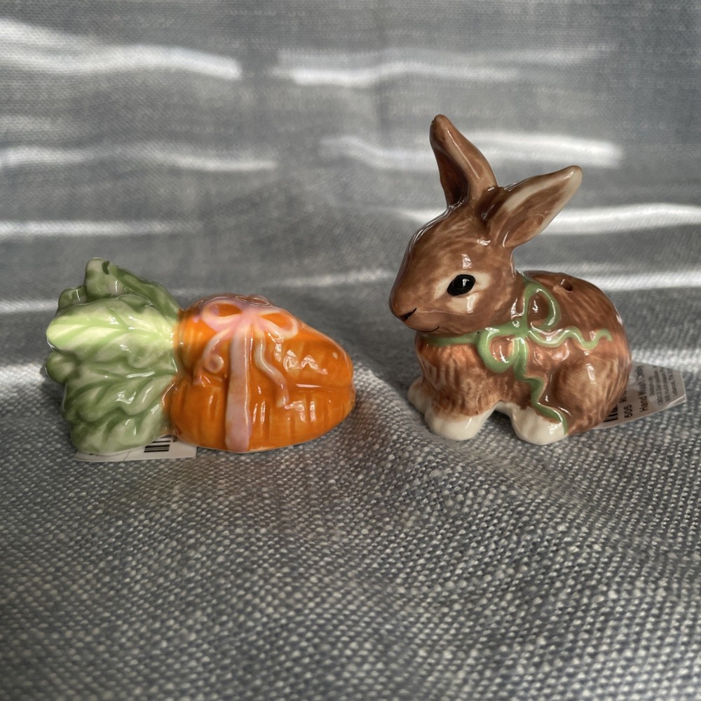 Cracker Barrel Brown Bunny And Carrot Salt & Pepper Shakers 2026 Spring Easter-3