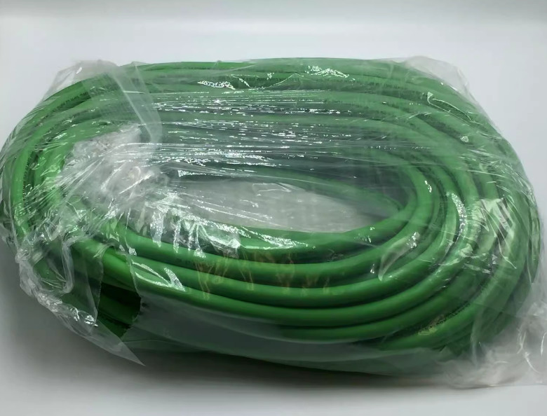 Allen-Bradley Brand new original cable 2090-CFBM7DF-CDAF07  UPS  fast delivery