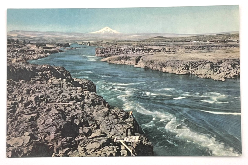 Columbia River US  Between Oregon and Washington Chrome Union oil Postcard