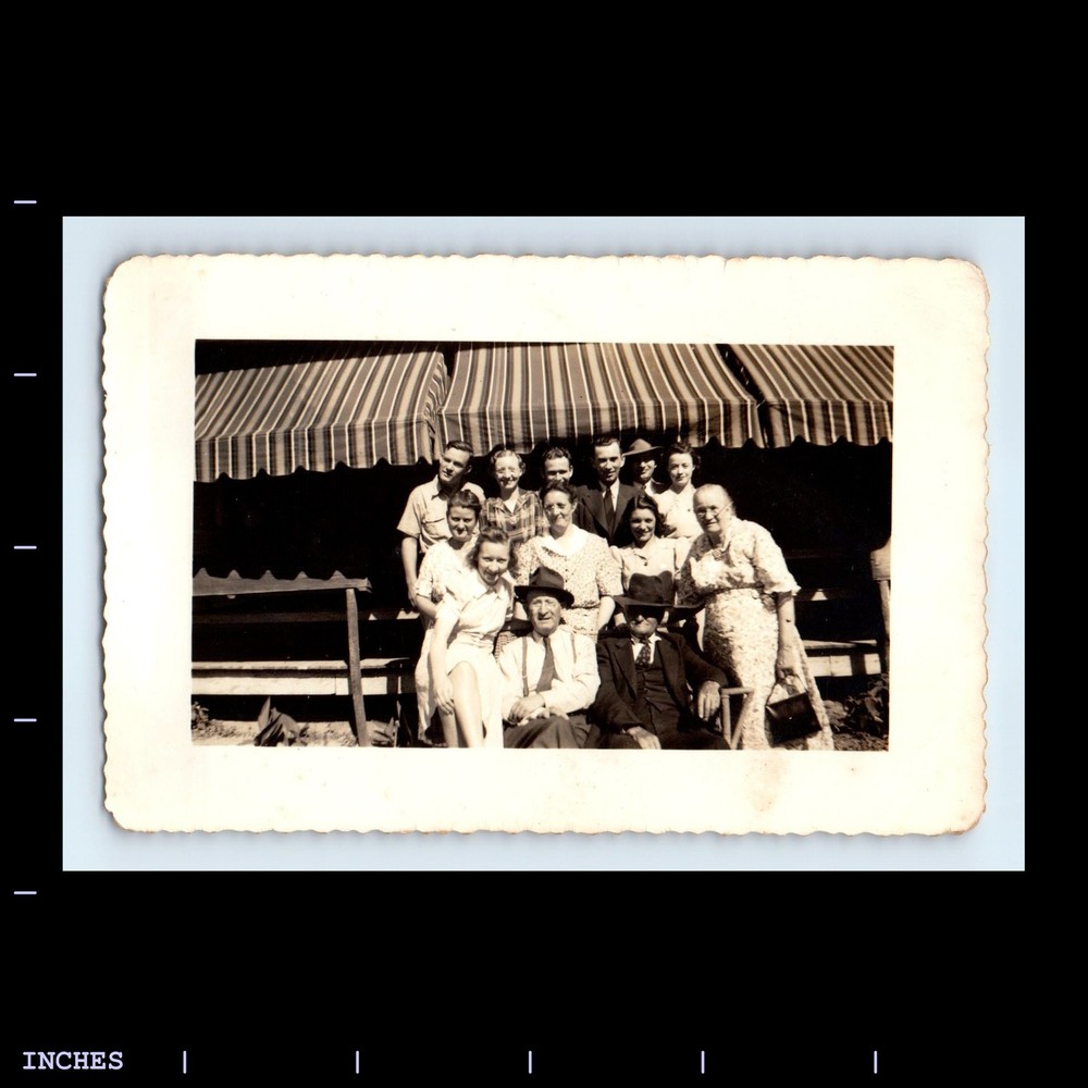 Old Vintage Photo MEN WOMEN GROUP PICTURE