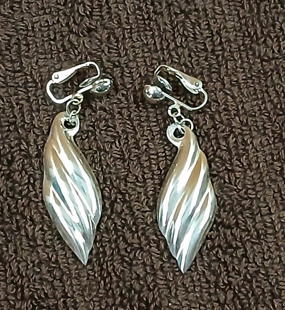 Vintage Taxco Clip-on Ribbed Teardrop Dangle Sterling Silver Drop Earrings