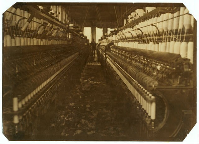 Cotton Mill,Pawtucket,Rhode Island,Lewis Wickes Hine,November 1912,Machinery