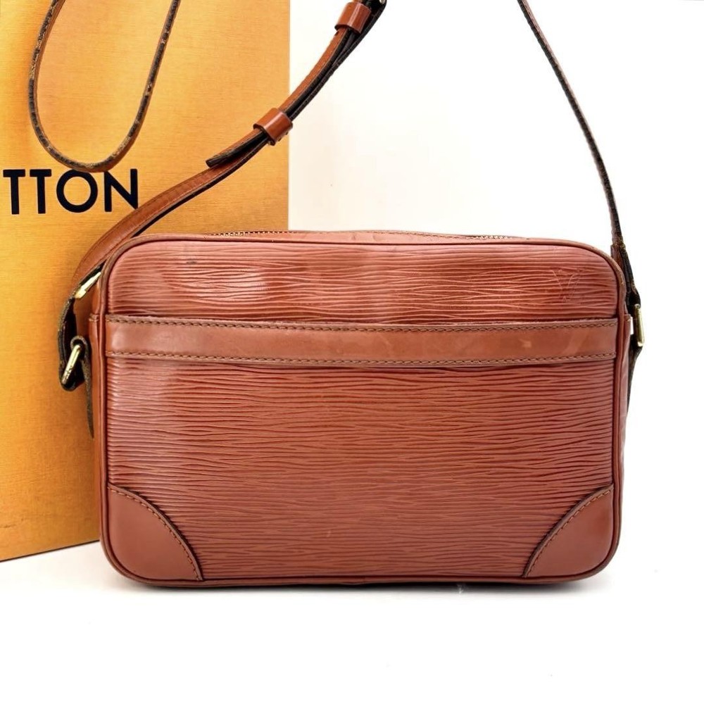 Louis Vuitton Epi Trocadero 24 Brown Leather Bag Pre-Owned