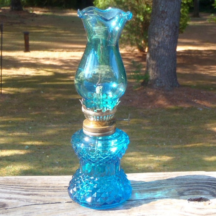 Vintage MCM Hong Kong Blue Diamond Pattern Glass OIL LAMP w/Globe & Burner NR
