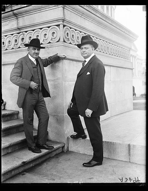 Photo:Washington DC U.S. Capitol Men 1921 1922 Suit Hat Steps