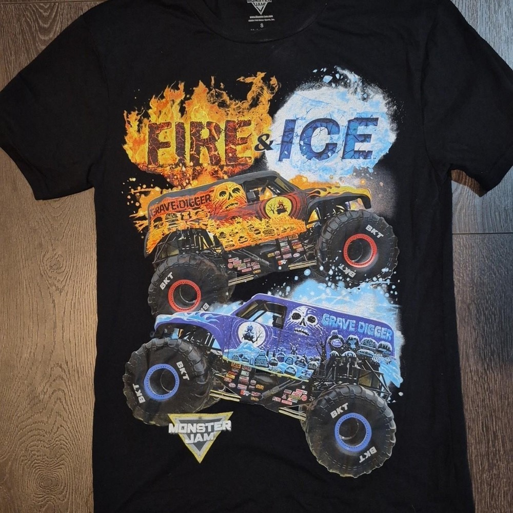 Monster Jam Black World Tour T-Shirt Vintage Racing Monster Truck Graphic Tee
