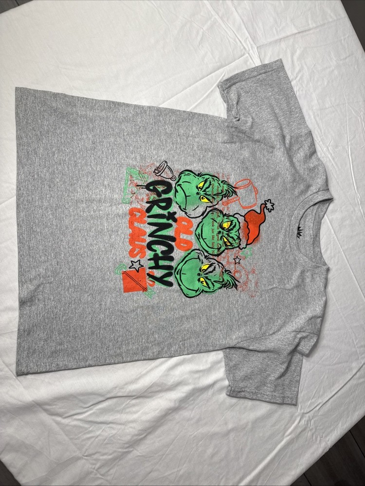 The Grinch Women Size Medium Tshirt