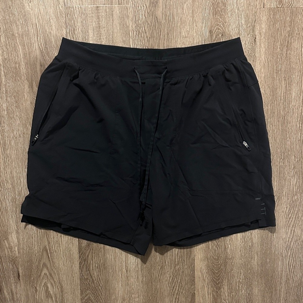 Lululemon Black License To Train Lined 7