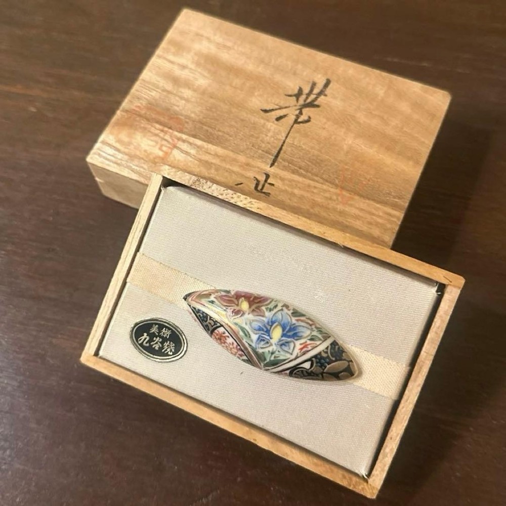Kutani Ware Obi Clasp Showa Vintage paulownia box colorful flower design