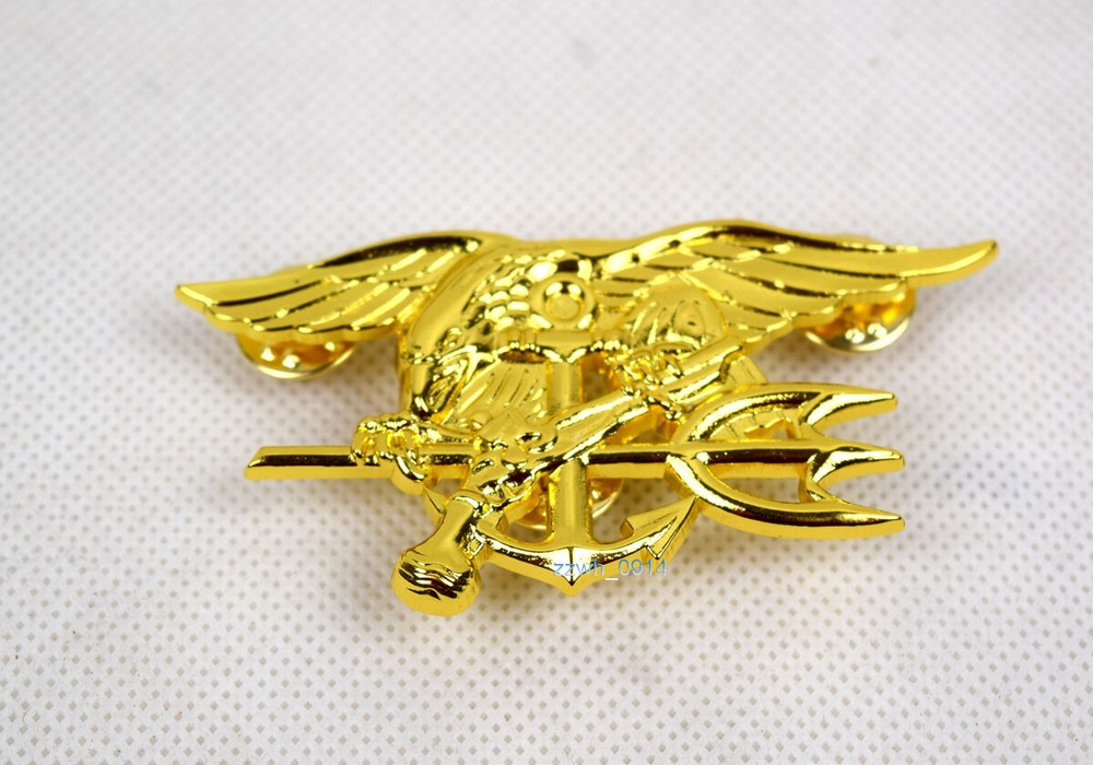 Accurate repro  US USN Namy Seal Trident Badge Insignia Gold-image