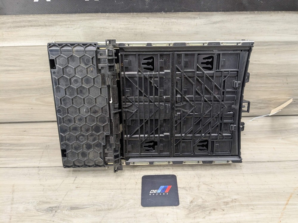 16-22 OEM BMW G11 G12 740 750 Center Console Cup Holder Storage Compartment