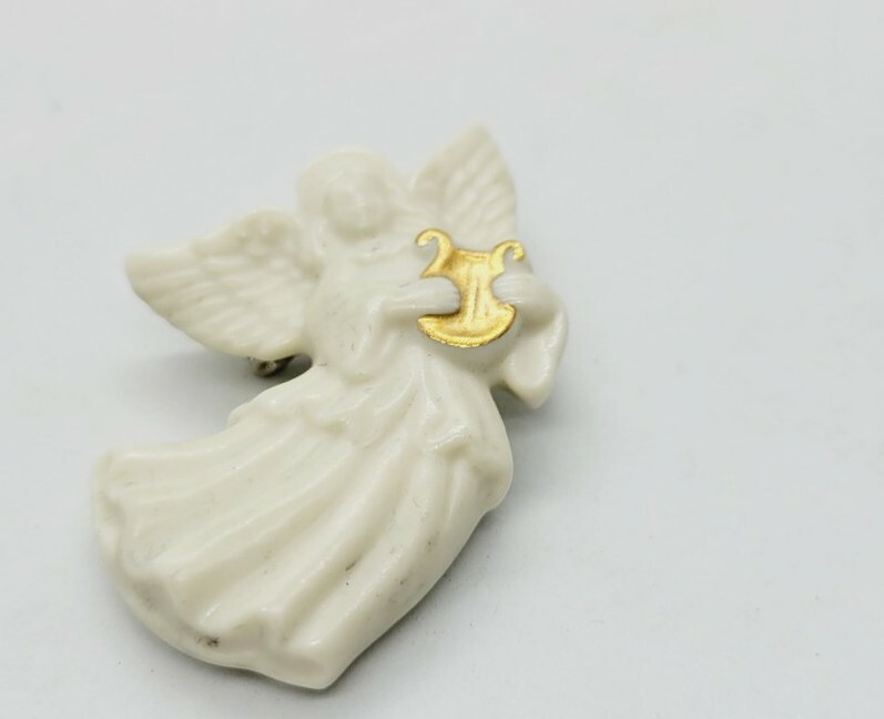 Lenox White Porcelain Angel Brooch Handcrafted Playing Harp RARE