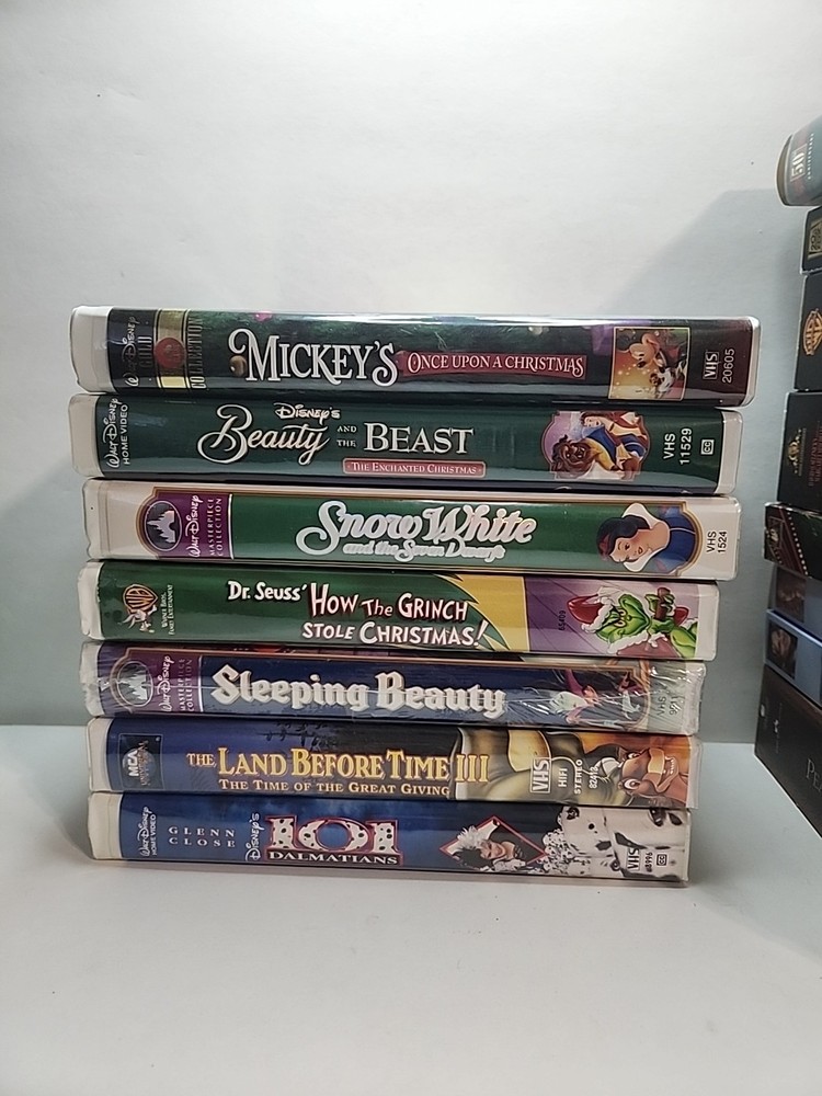 Lot Of 21 VHS Tapes Clam Shells Movies Disney,  WB , MCA