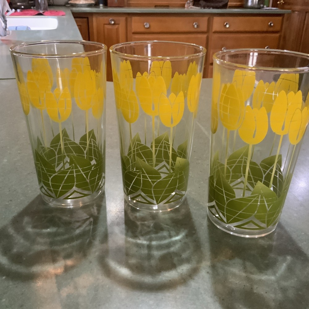 Vintage 1960s Anchor Hocking Glasses Yellow Tulip / Floral Design  Set of 3 MCM