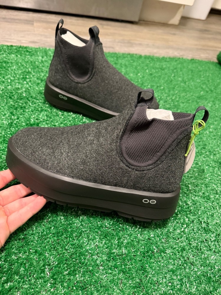 New Oofos Women’s Size  8 Oomega Londoner Recovery Boot Black  $199 MSRP