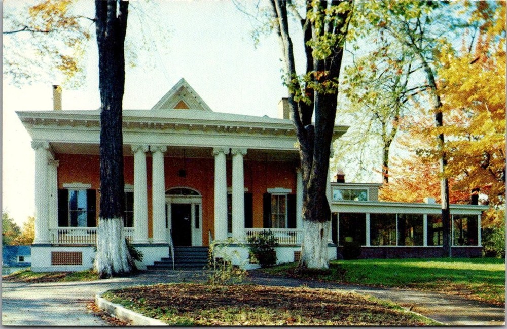 Trinkaus Manor Oriskany NY Postcard - Dexter Press Ektachrome