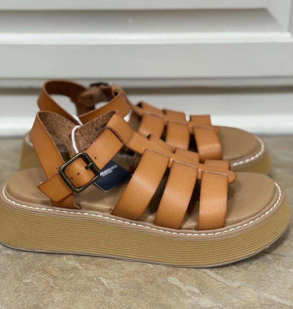 American Eagle Outfitters Women's Platform Sandals With Buckle Size 6