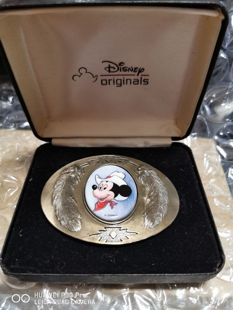 Product Disney Mickey Mouse buckle with original box #4226e8