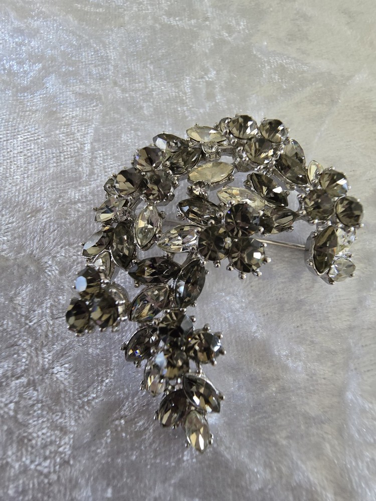 CROWN TRIFARI Alfred PHILIPPE VINTAGE Clear & Smoky Rhinestone Crescent Brooch