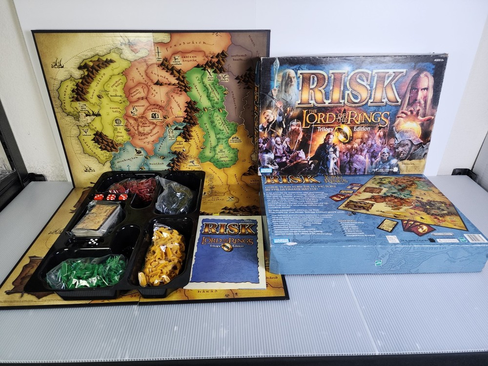 INCOMPLETE Parker Brothers 40833 Risk The Lord of the Rings Trilogy Board Game