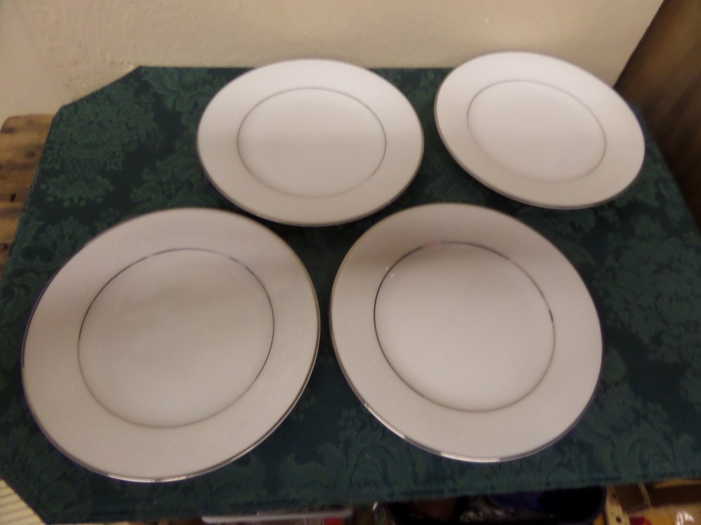 Noritake Whitehall 6115 Bread Butter Dessert Plates 6.25” White Set of 4