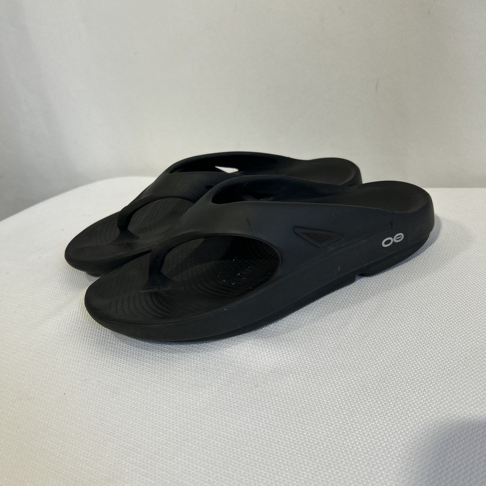 OOFOS OOlala Luxe Recovery Flip Flop Women Size 8 Thong Sandal Black