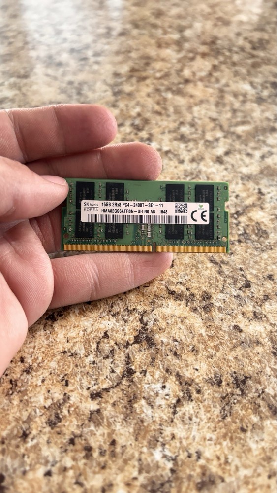 SK hynix DDR4 16GB PC4-2400T 260-Pin SO-DIMM HMA82GS6AFR8N Laptop RAM