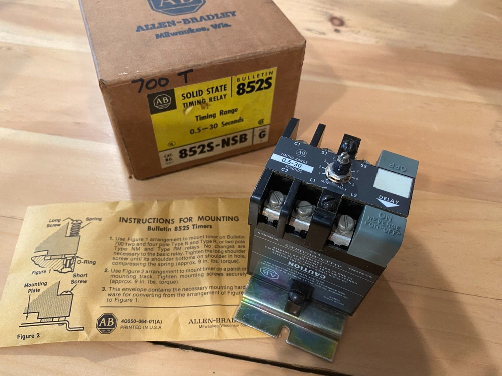 ALLEN-BRADLEY 852S-NSB SOLID STATE TIMING RELAY 0.5-30sec  (NEW)