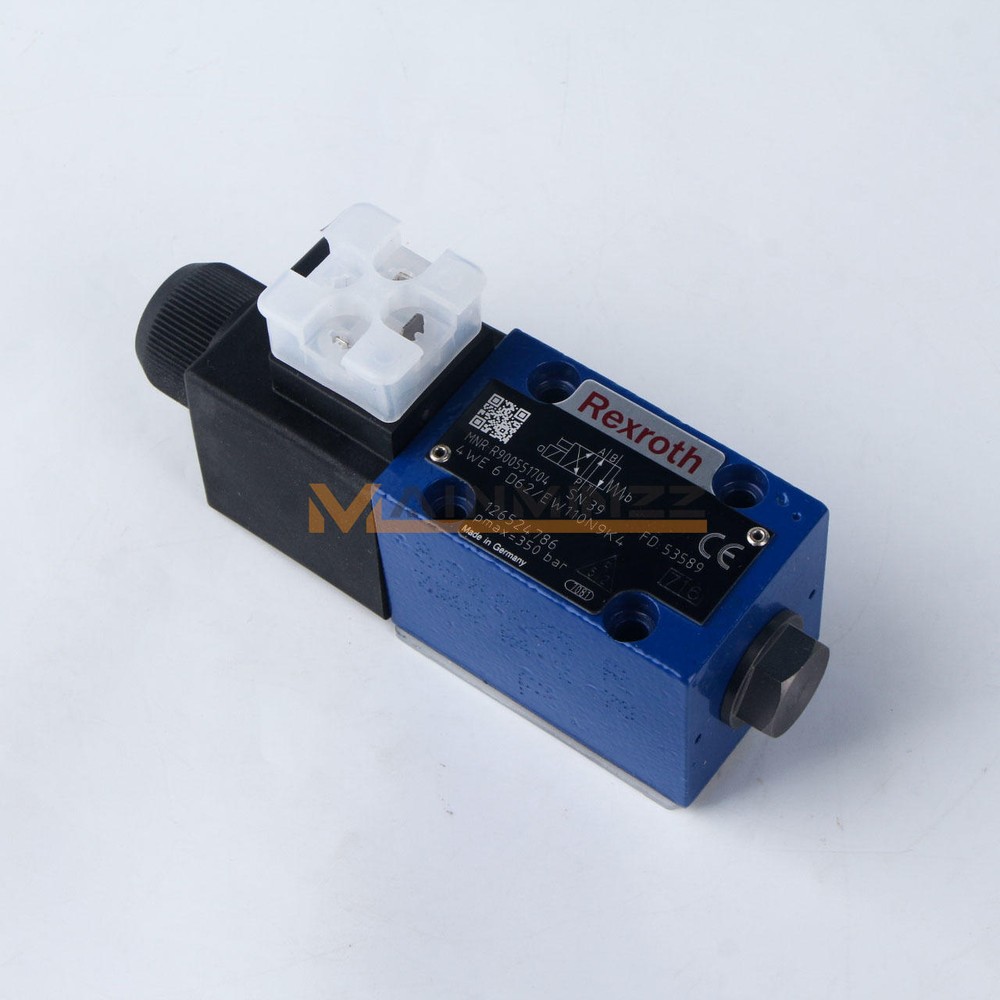 One New R900551704 Rexroth Valve 4We 6 D62/Ew110N9K4 4We6D62/Ew110N9K4