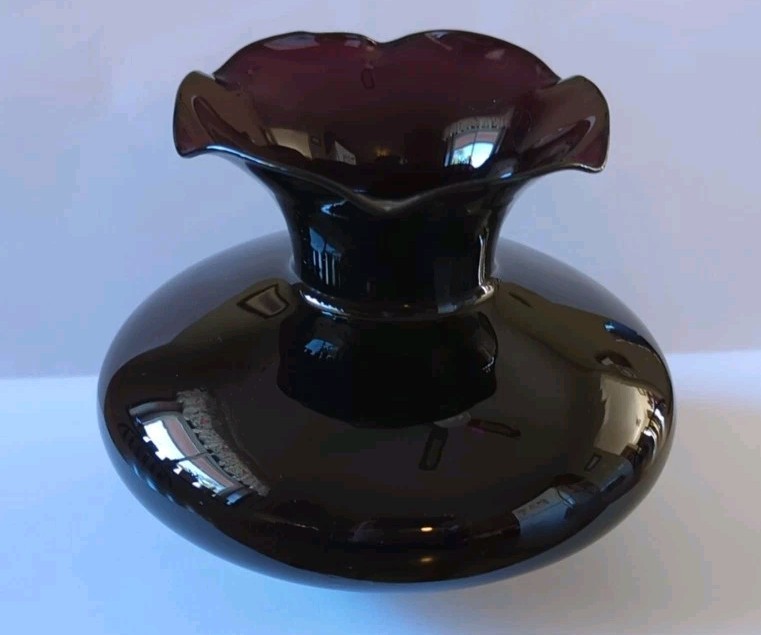 Vintage Purple Amethyst Glass Vase With Ruffled Edge 4.75