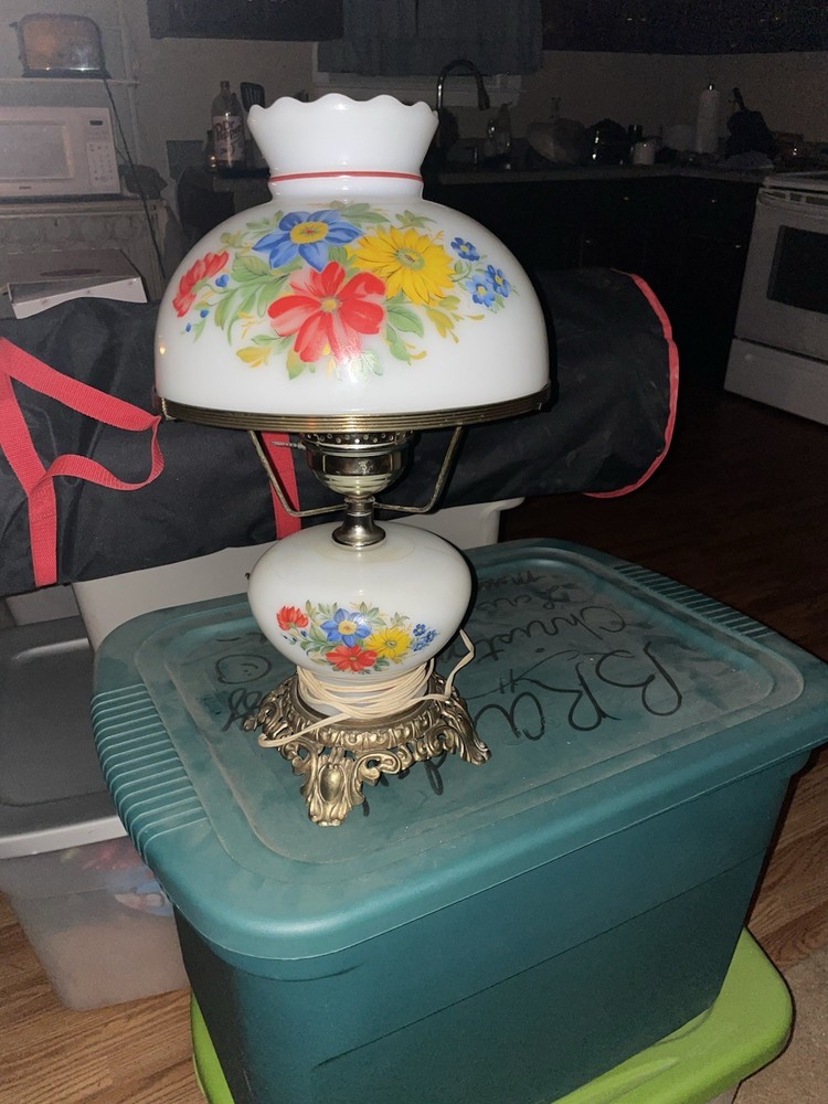 Accurate Casting Vintage Floral Glass Shade Accent Lamp Antique Brass Finish