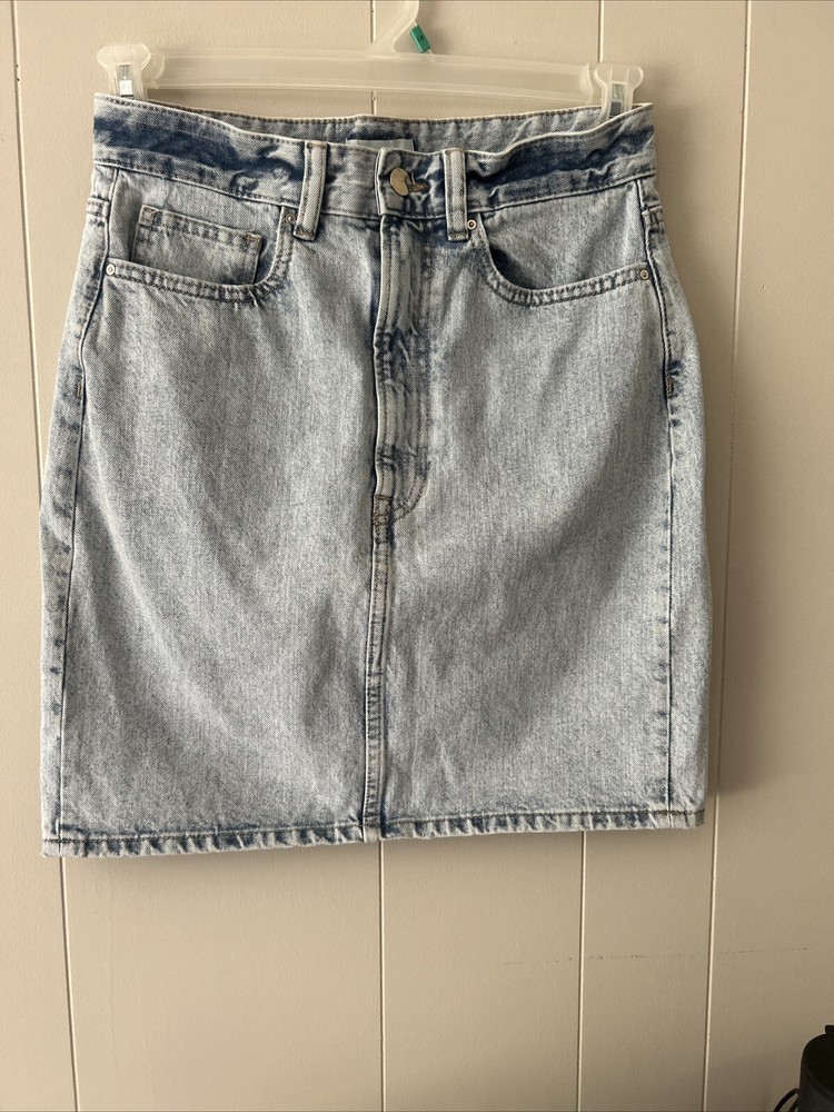 H&M Denim Knee length Skirt. Sz6 90’s Style Retro