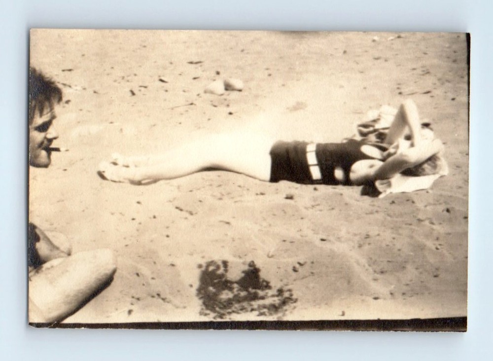 Old Vintage Photo BAD CROP MAN SMOKING LEGGY WOMAN SUNBATHING SEXY LEGS