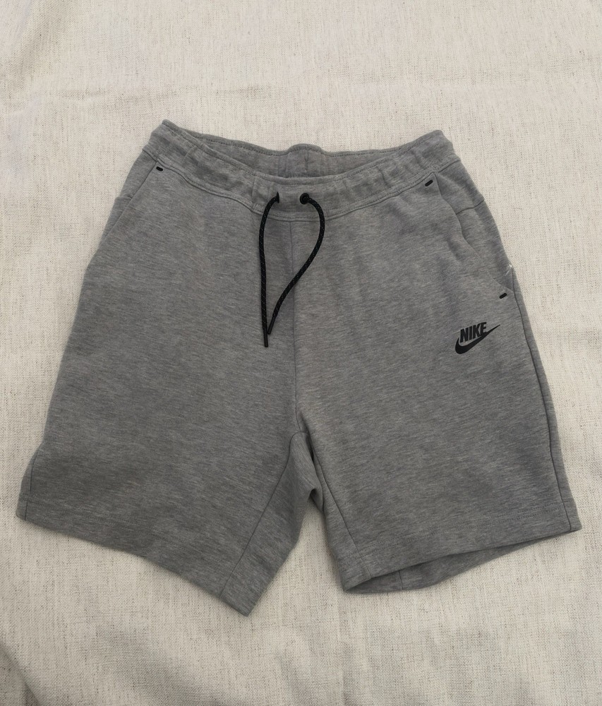 Nike Men's Gray Athletic Tech Fleece Shorts, size S