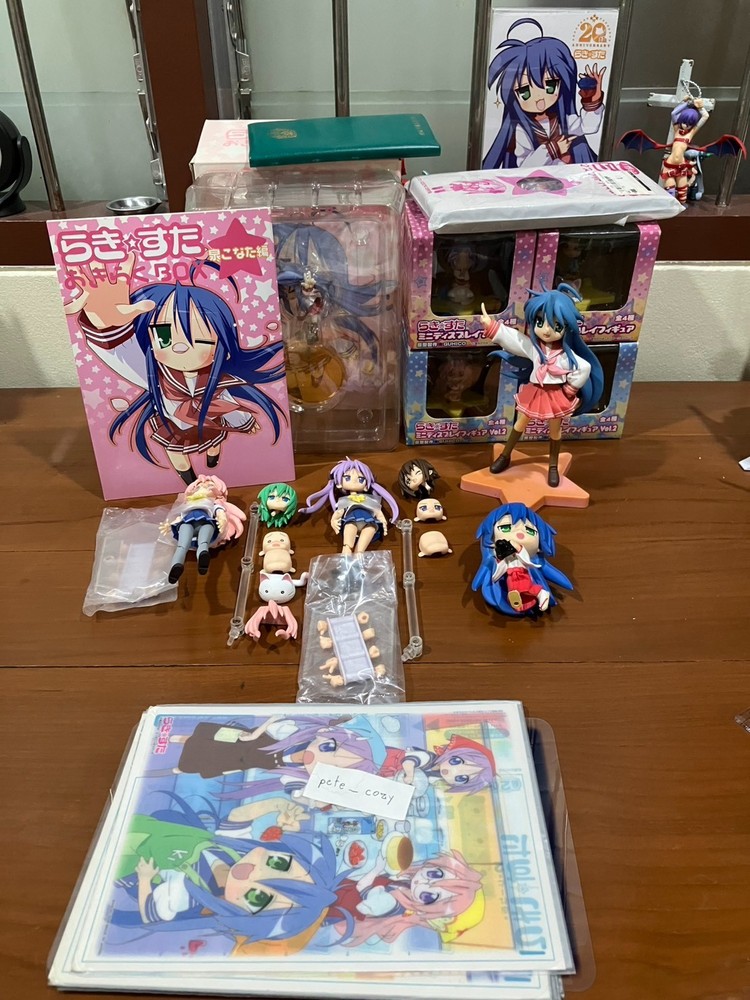 Lucky☆Star Figure and Postcard Set