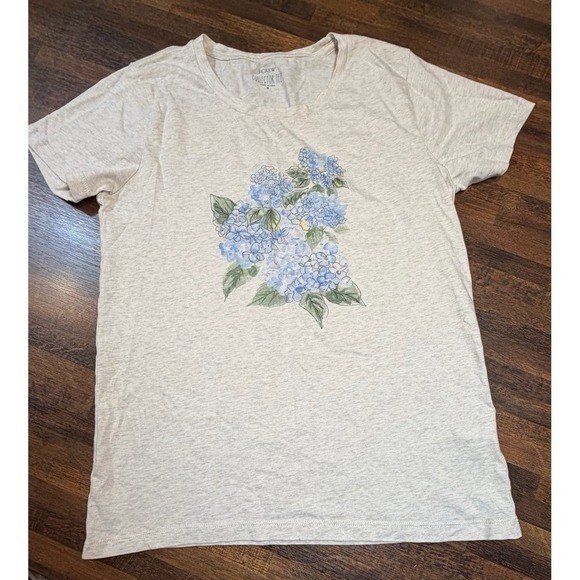 Exclusive Women's J Crew Collector Tee size small.  Hydrangeas graphic tee.