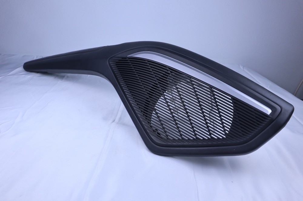 2016-2023 AUDI TTS QUATTRO - Front LEFT DOOR Panel PULL / Armrest 8S0867173D