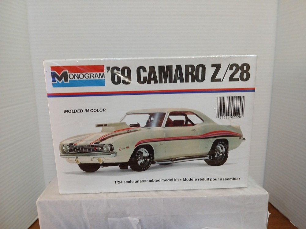 Rare 1977 MONOGRAM 1/24 Scale Plastic Model Kit '69 CAMARO Z/28 1969