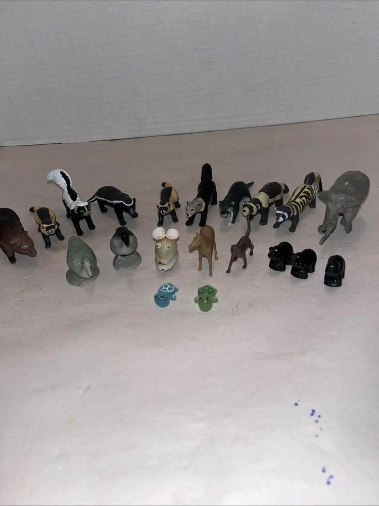 Lot Of 20 Miniature Animals