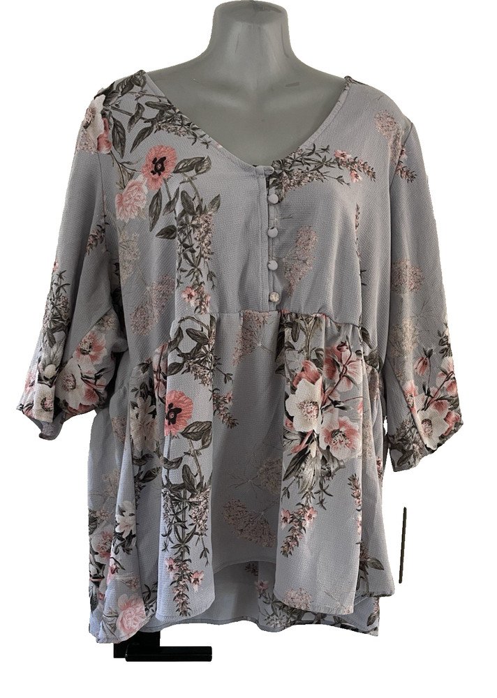 Torrid Plus Size 3 floral button front top missing one button gently used