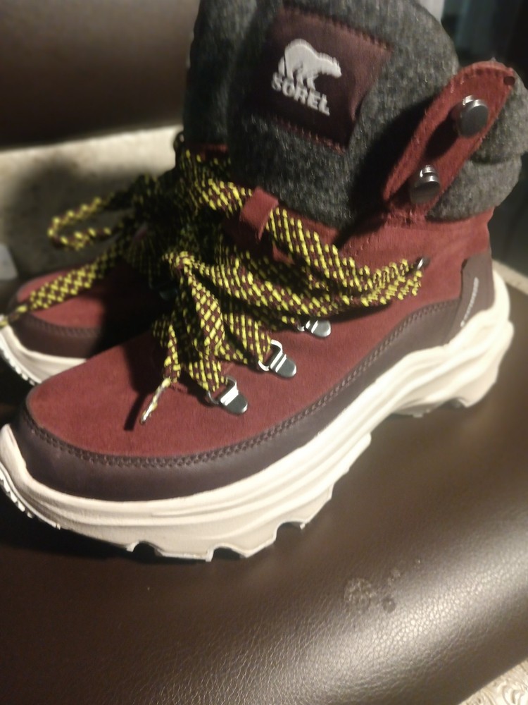 Sorel Women's Size 7.5 Waterproof Winter Hiking Boots - Burgundy & Gray