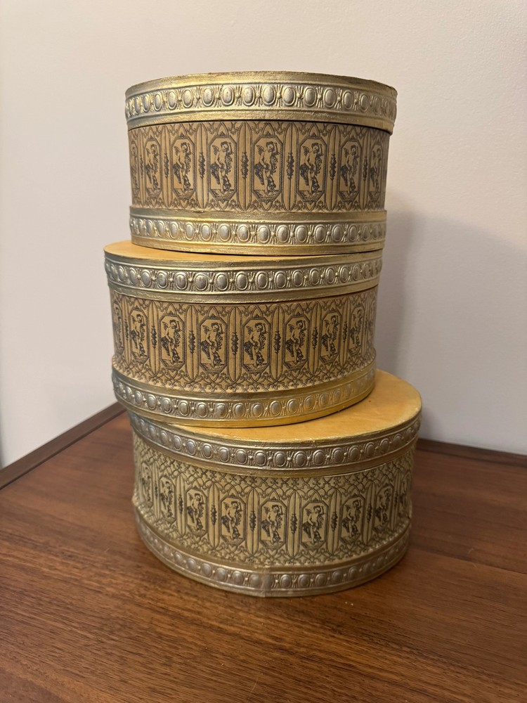 Vintage Oval Printed Embossed Cardboard Gift Box Set