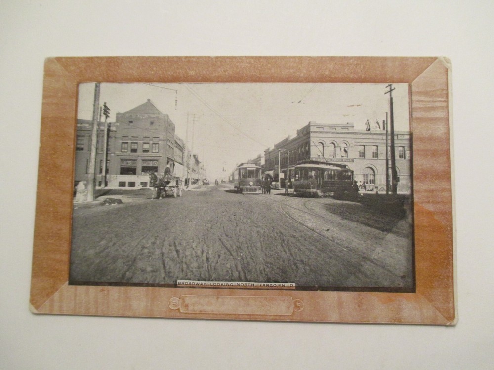 Fargo North Dakota Postcard Trolly Streetcar Broadway looking North ND