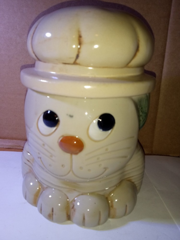 Vintage Ceramic Cookie Jar Of Cat Wearing A Bakers Hat